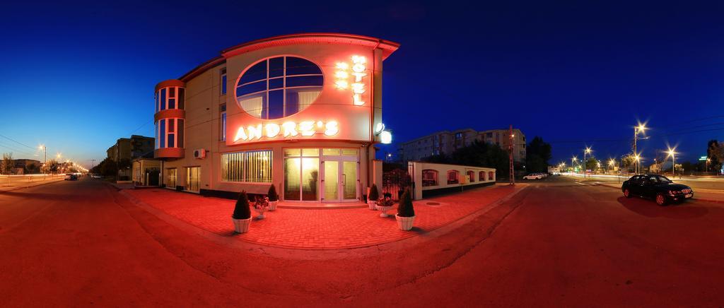 Hotel Andre'S ไกรโอวา ภายนอก รูปภาพ